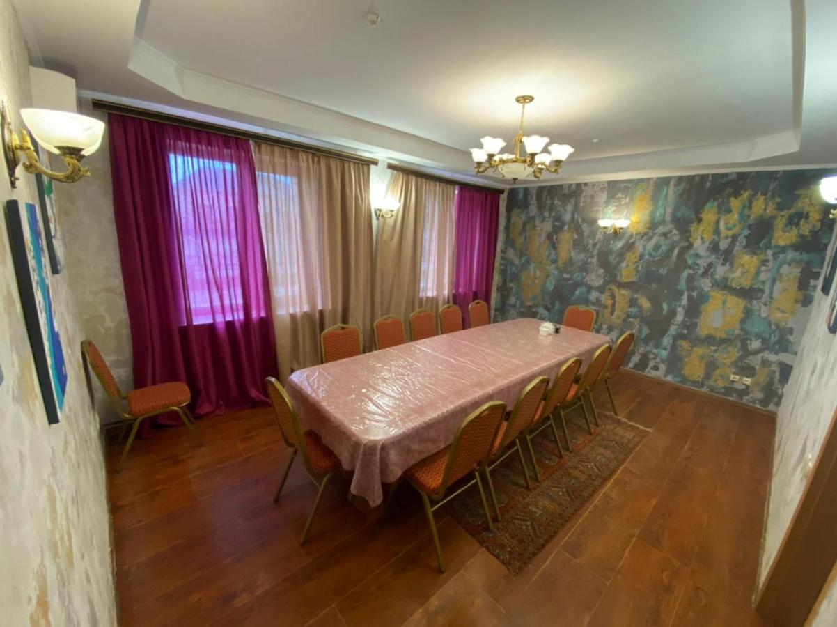 Hotel Alma Ata Zhosaly Eksteriør billede